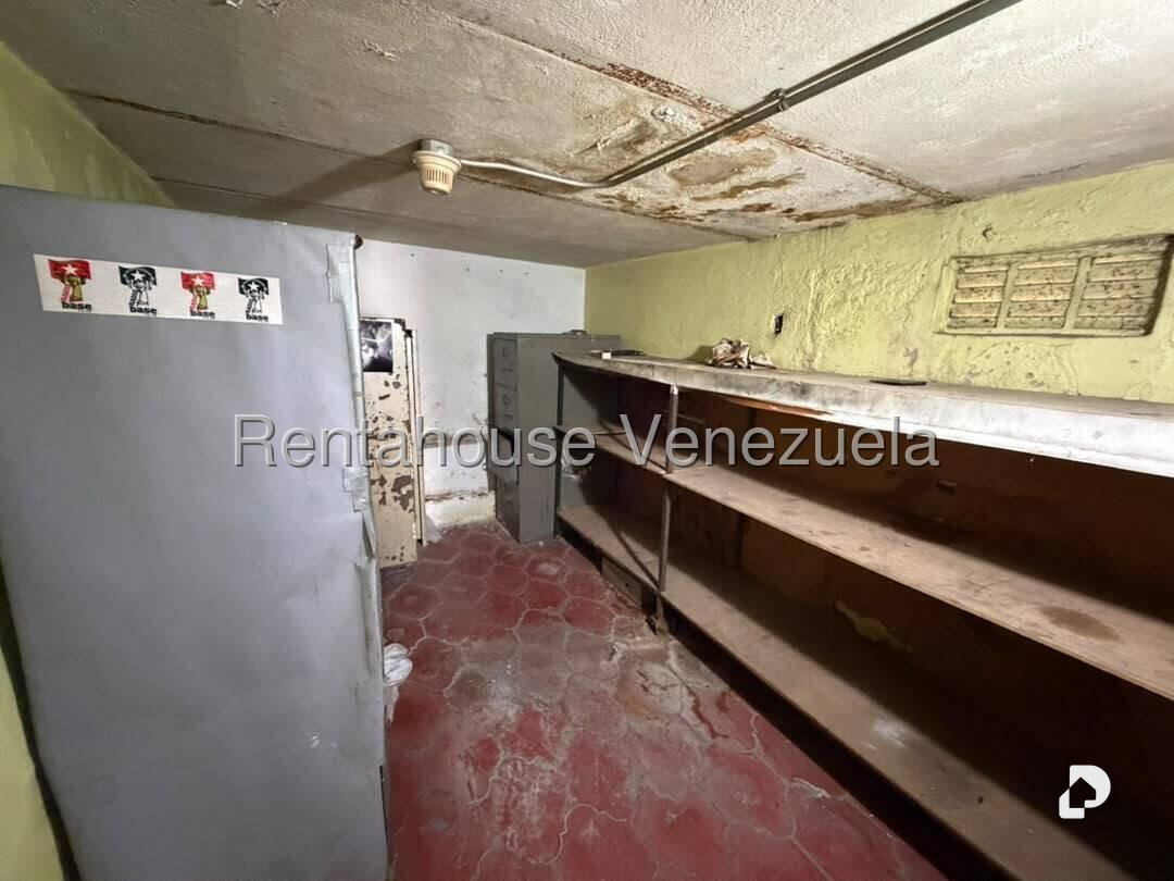 Local comercial en Parroquia La Candelaria, Caracas – 5