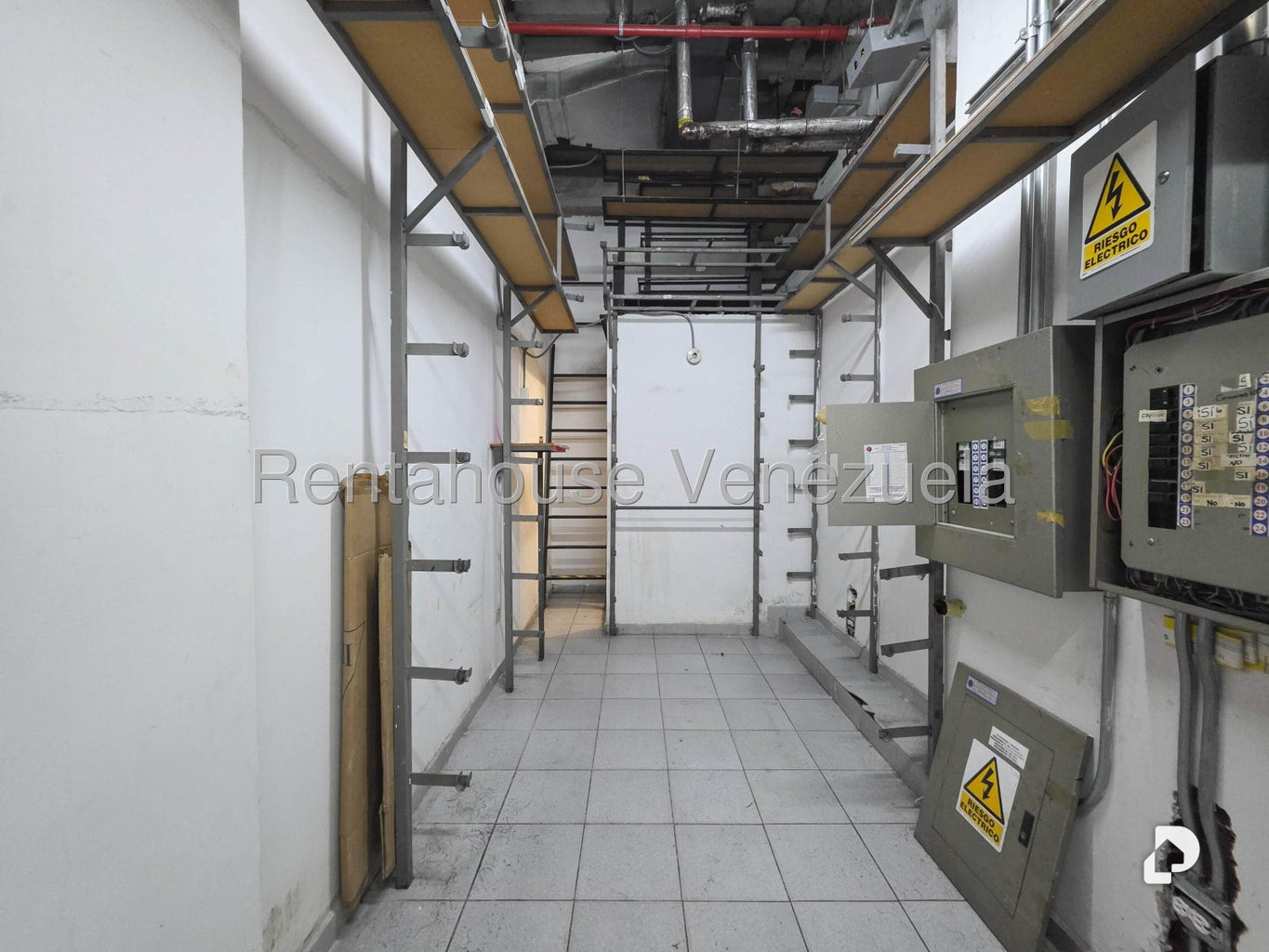 Local comercial en Los Dos Caminos, Caracas – 11