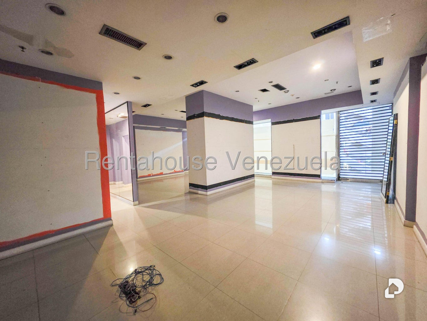Local comercial en Los Dos Caminos, Caracas – 9