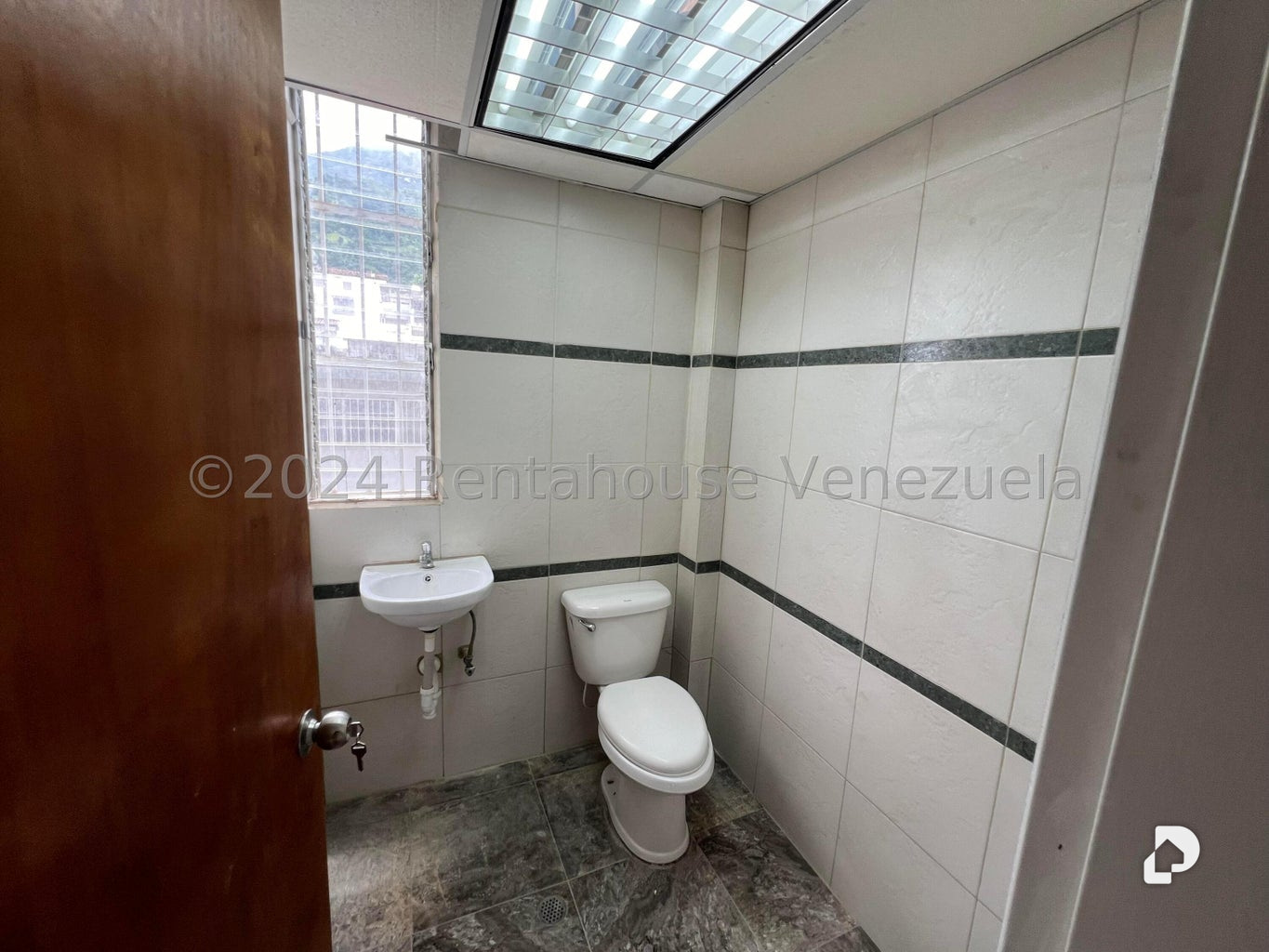 Local comercial en El Marqués, Caracas – 27
