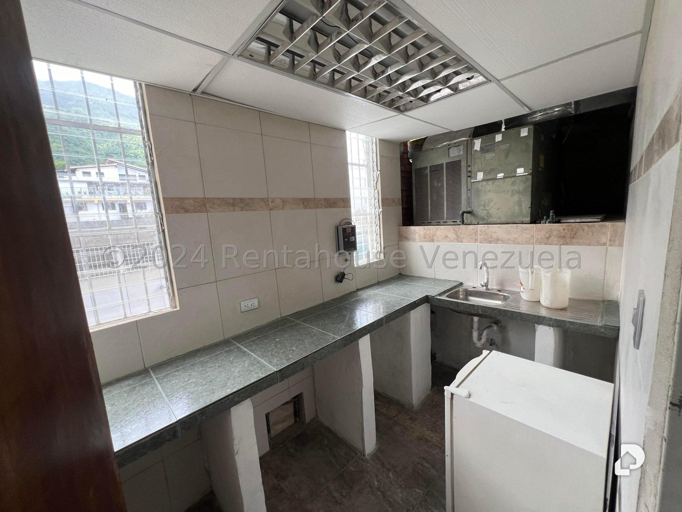 Local comercial en El Marqués, Caracas – 23