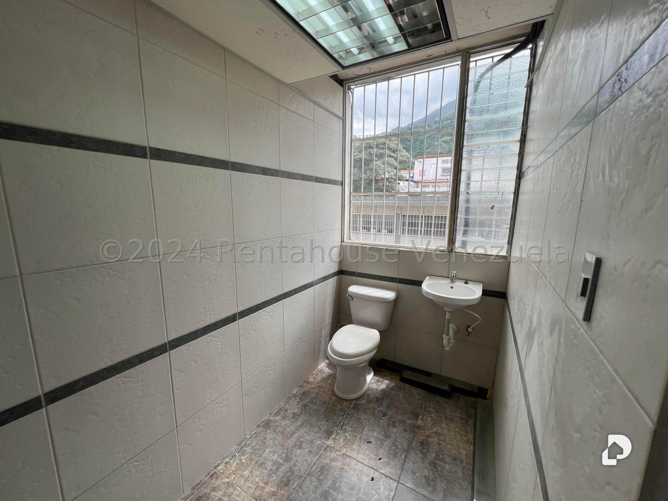 Local comercial en El Marqués, Caracas – 26