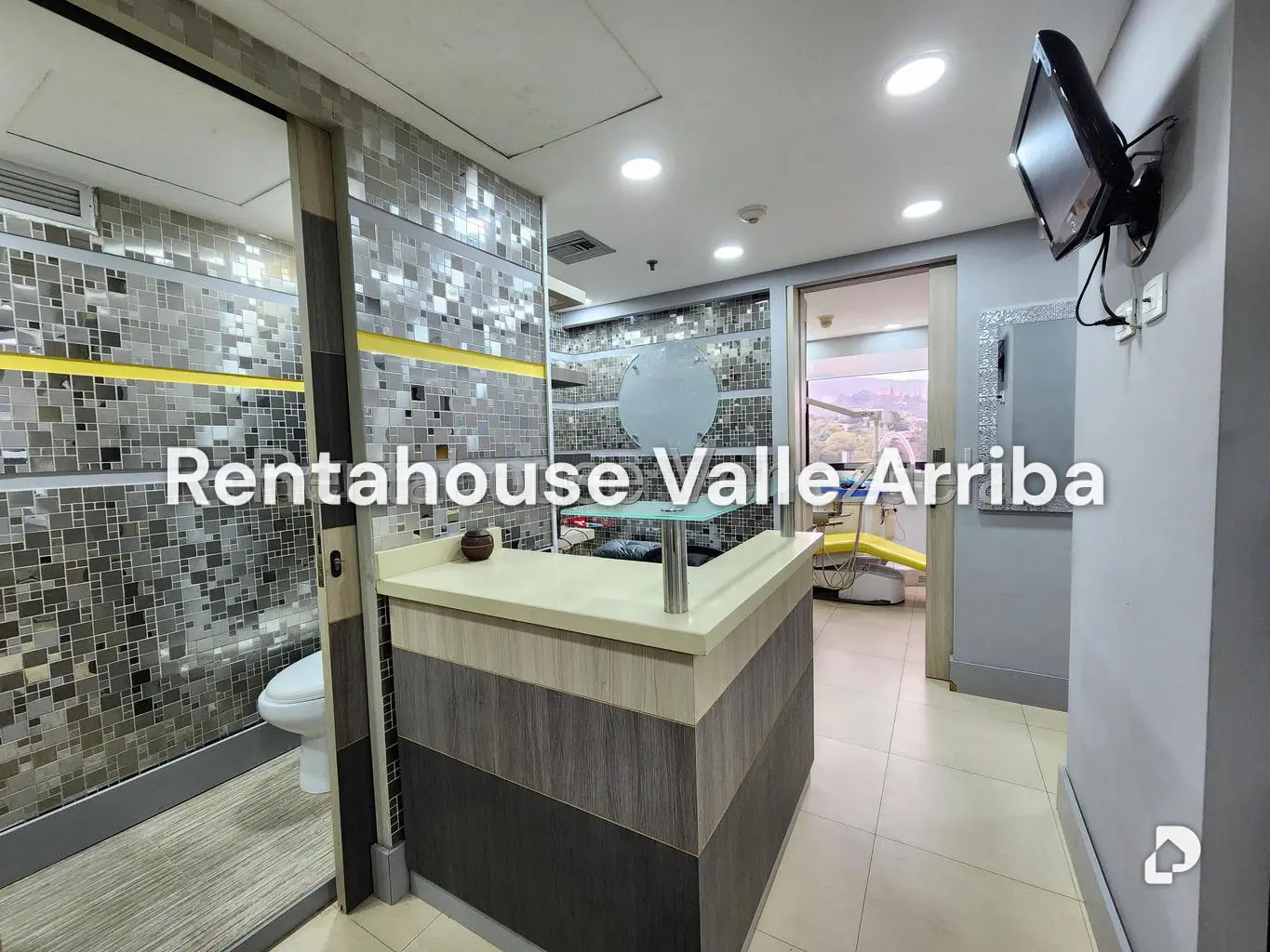 Local comercial en Terrazas del Club Hípico, Caracas – 2