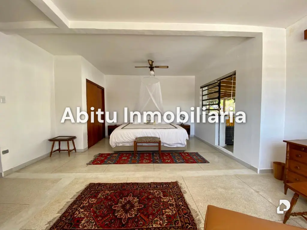 House in Altamira, Caracas – 12