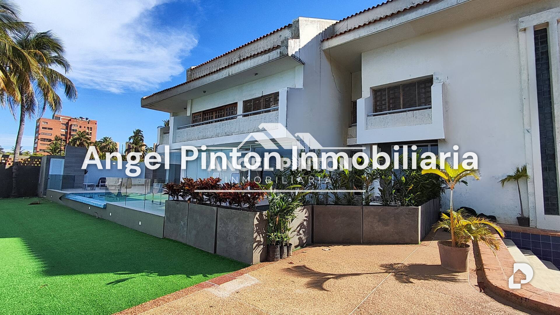 Casa en Avenida El Milagro, Maracaibo – 28