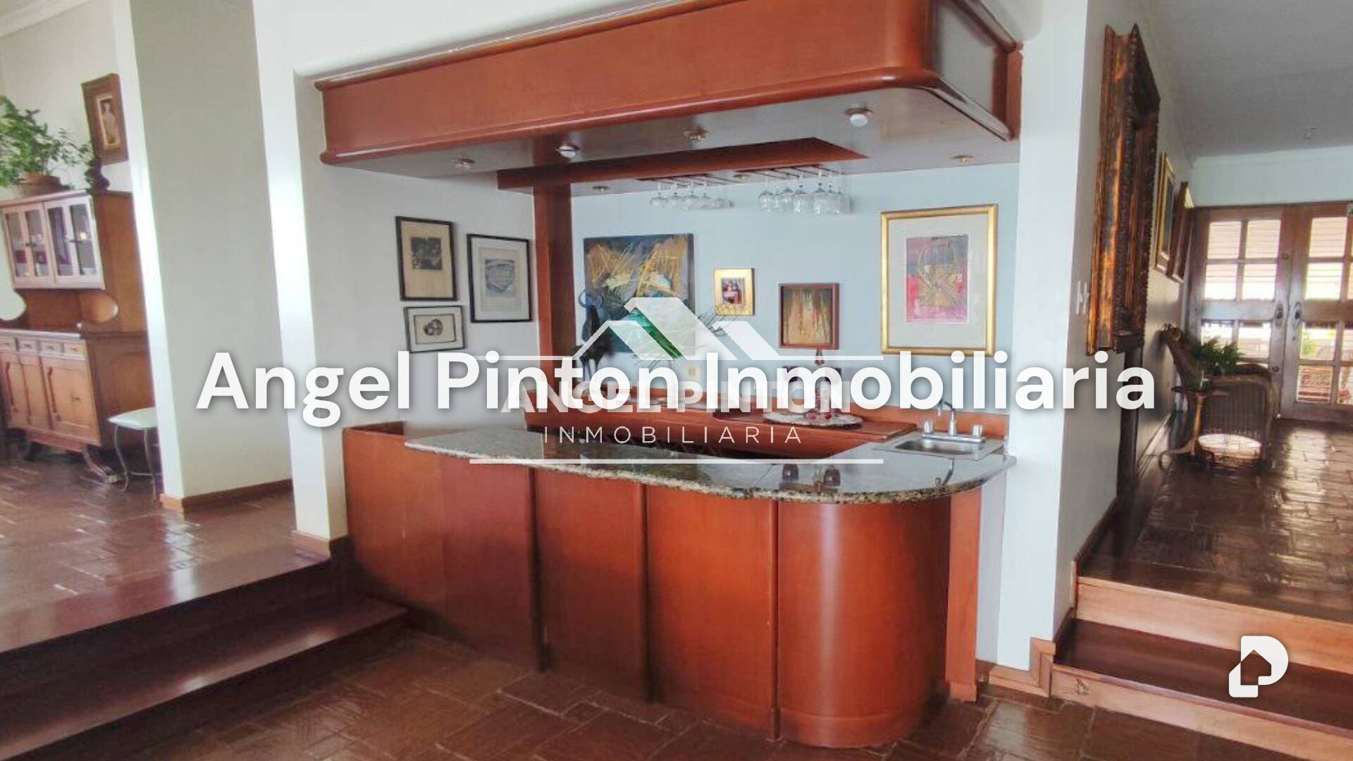 Casa en Avenida El Milagro, Maracaibo – 12