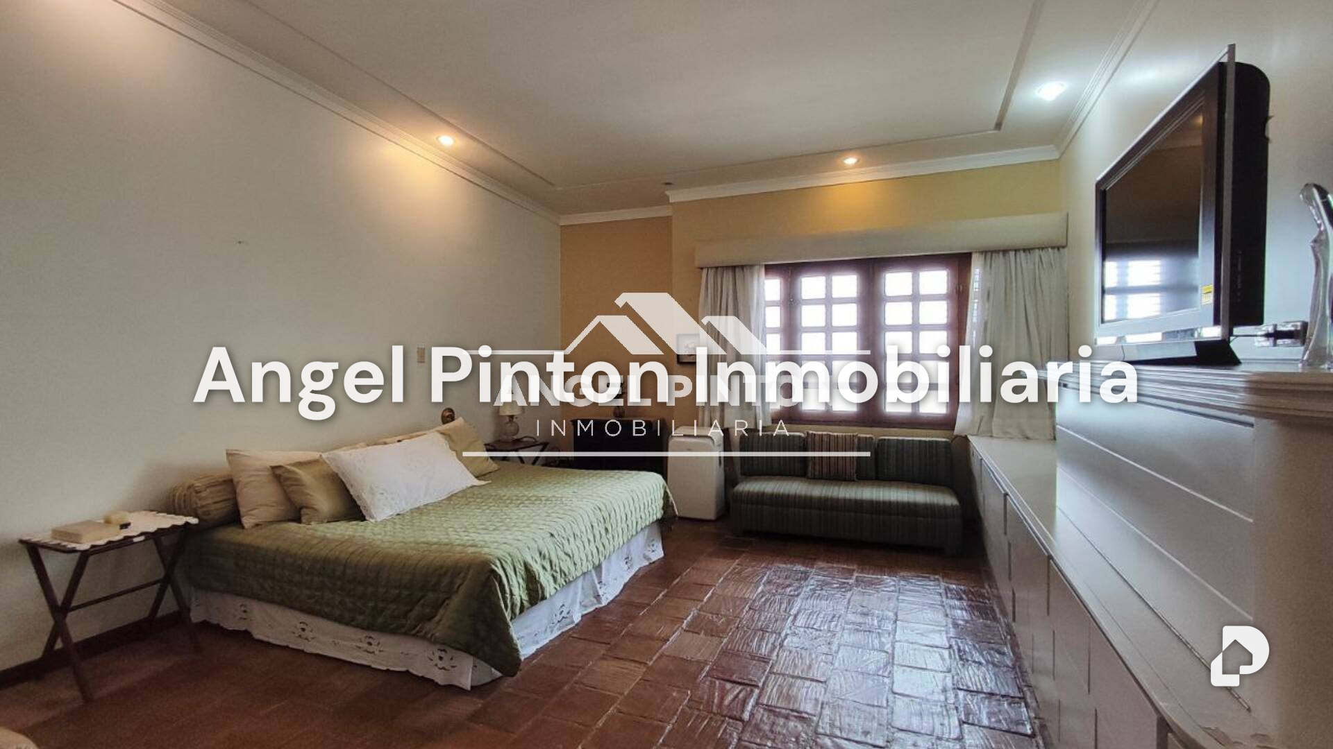 Casa en Avenida El Milagro, Maracaibo – 18