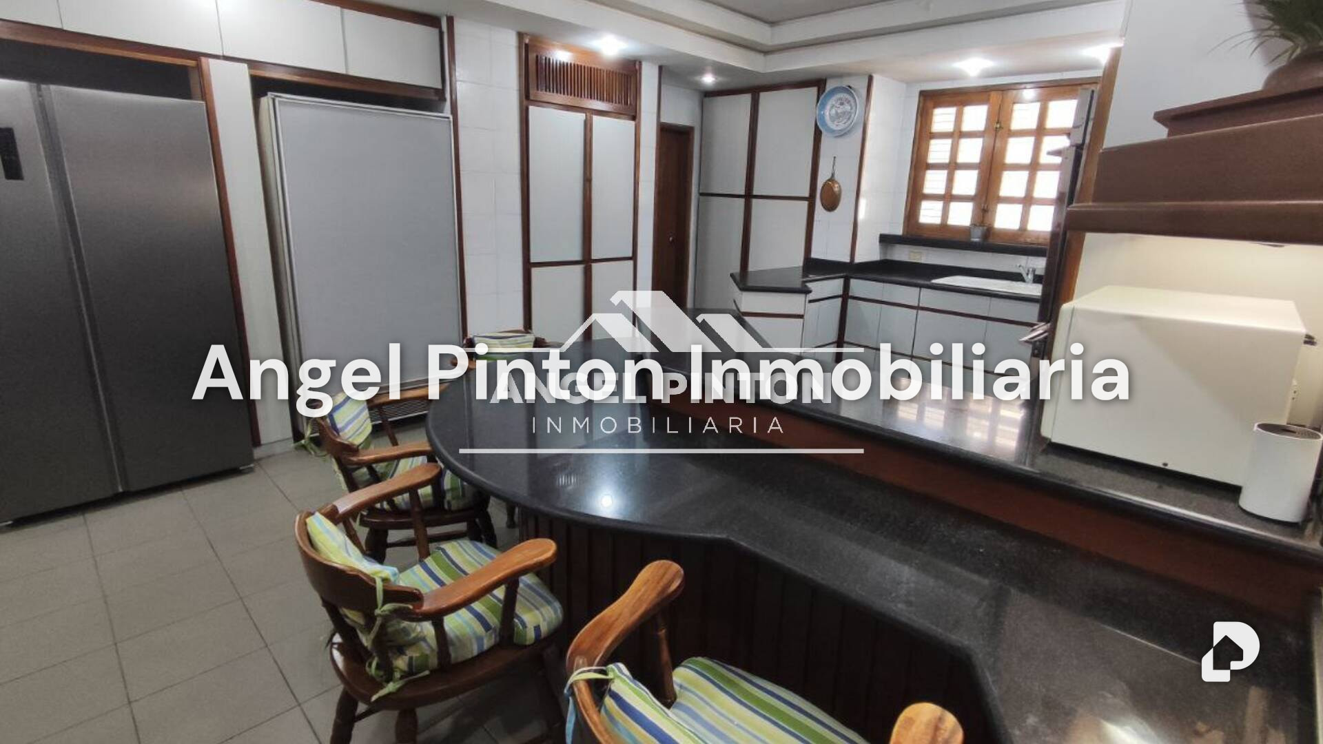 Casa en Avenida El Milagro, Maracaibo – 15