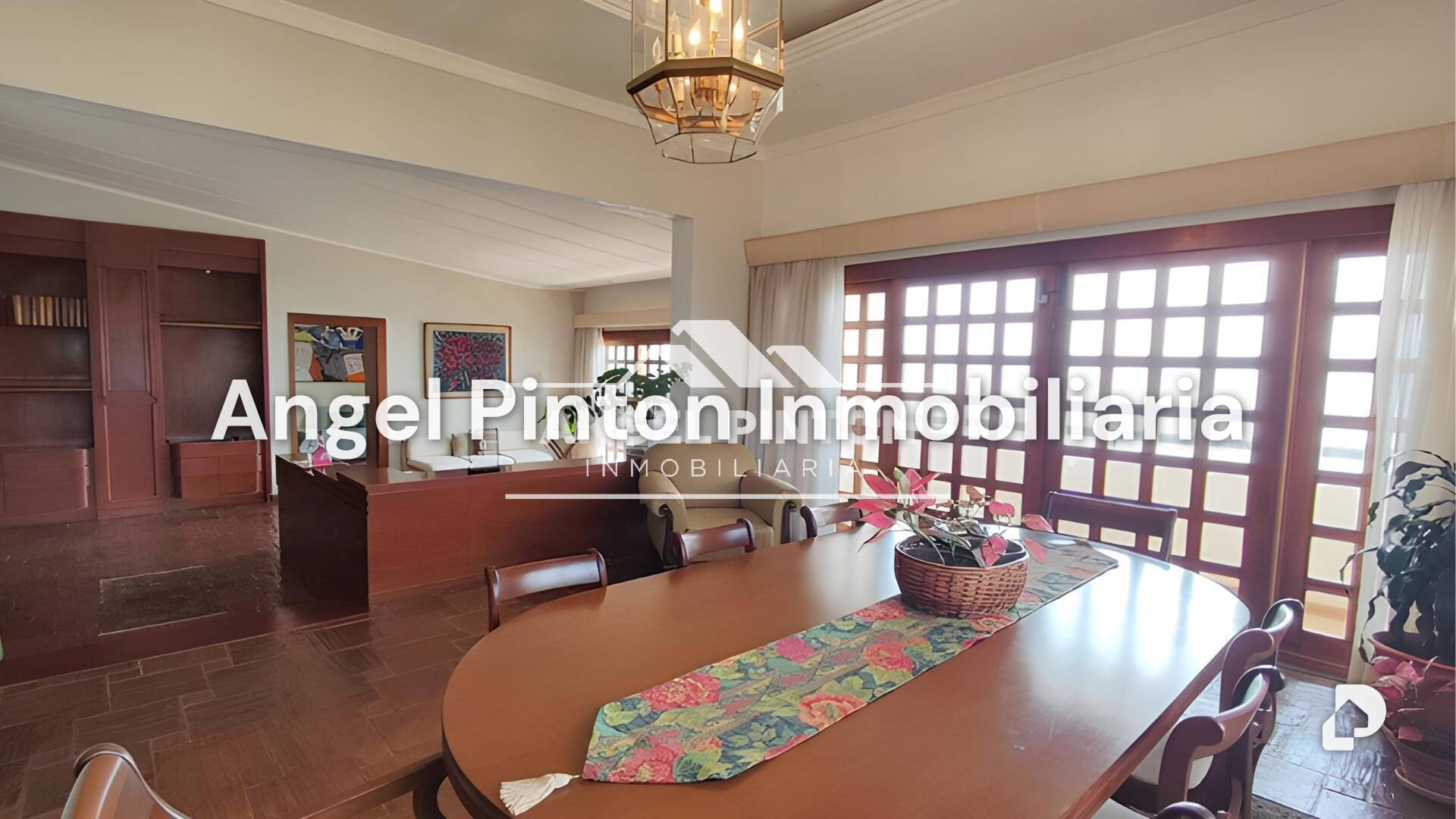 Casa en Avenida El Milagro, Maracaibo – 11