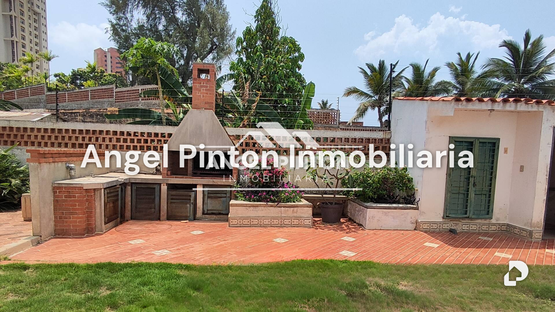Casa en Avenida El Milagro, Maracaibo – 30