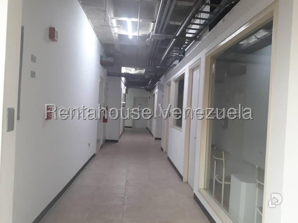 Edificio en La Urbina, Caracas – 6