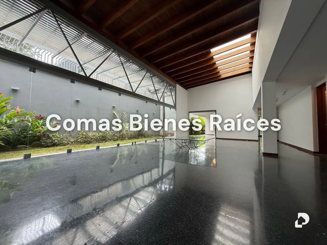 Casa en Altamira, Caracas – 8