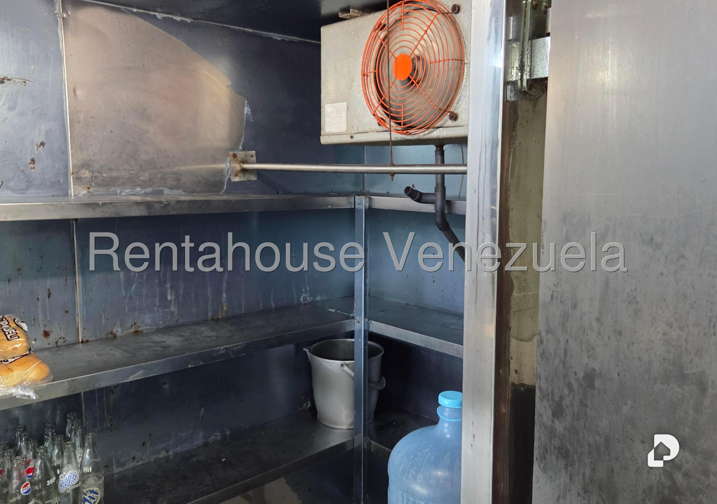 Local comercial en Parroquia La Candelaria, Caracas – 4