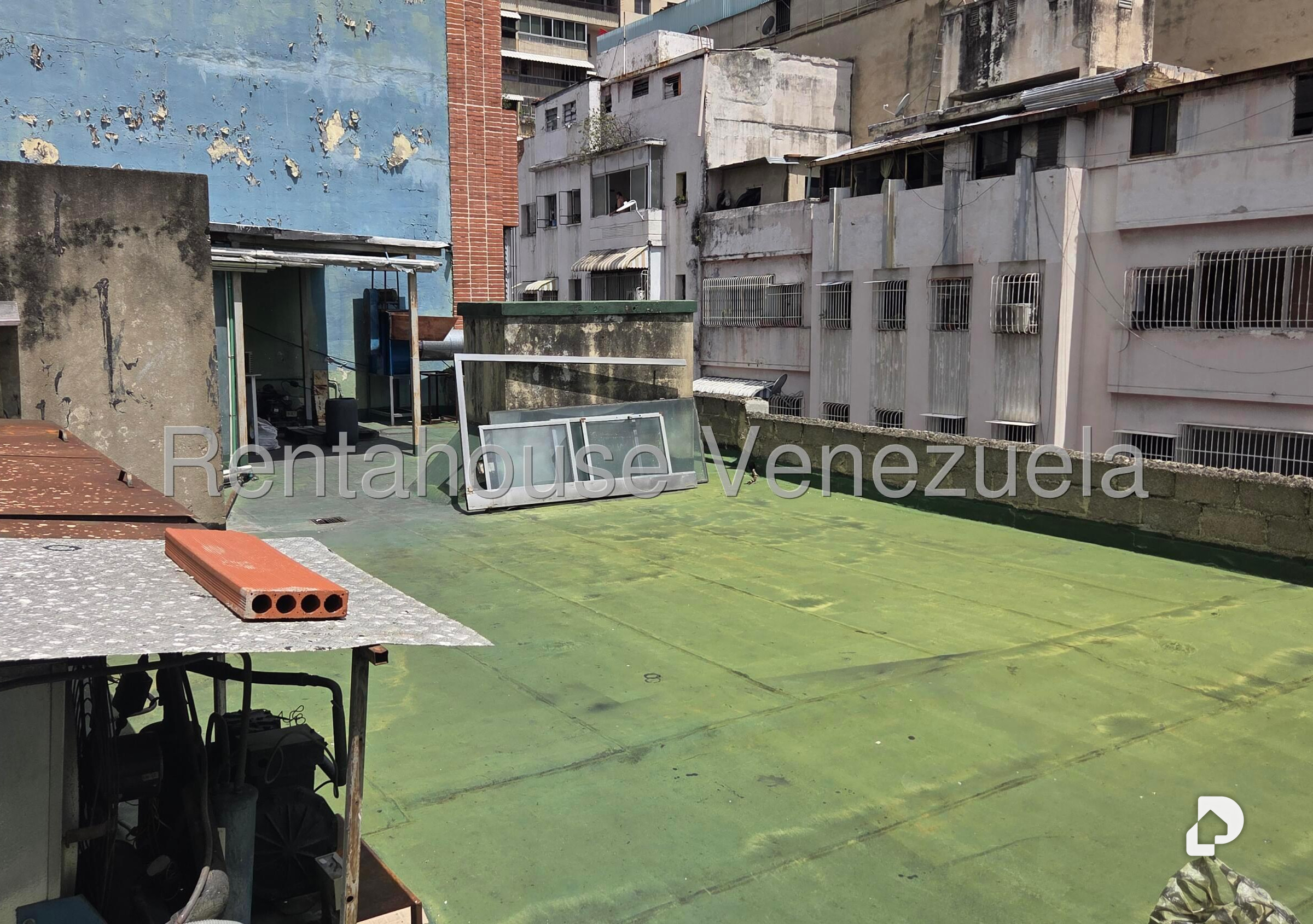 Local comercial en Parroquia La Candelaria, Caracas – 9