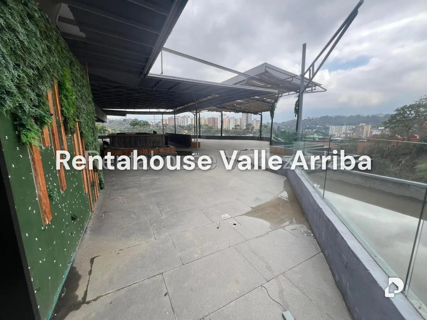 Local comercial en Cerro Verde, Caracas – 27