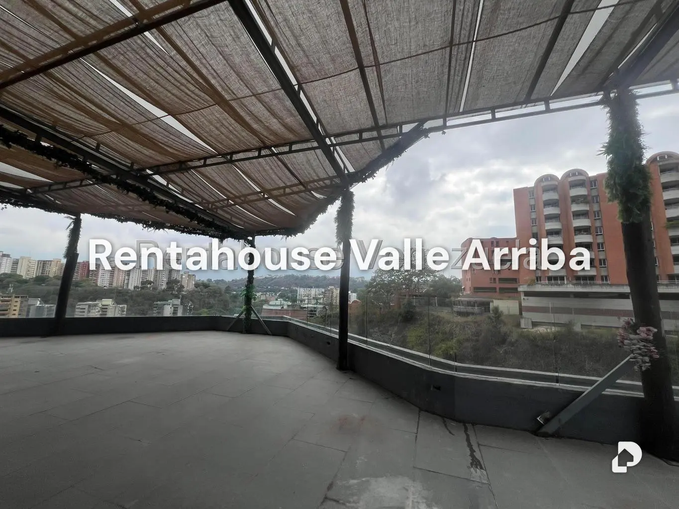 Local comercial en Cerro Verde, Caracas – 17