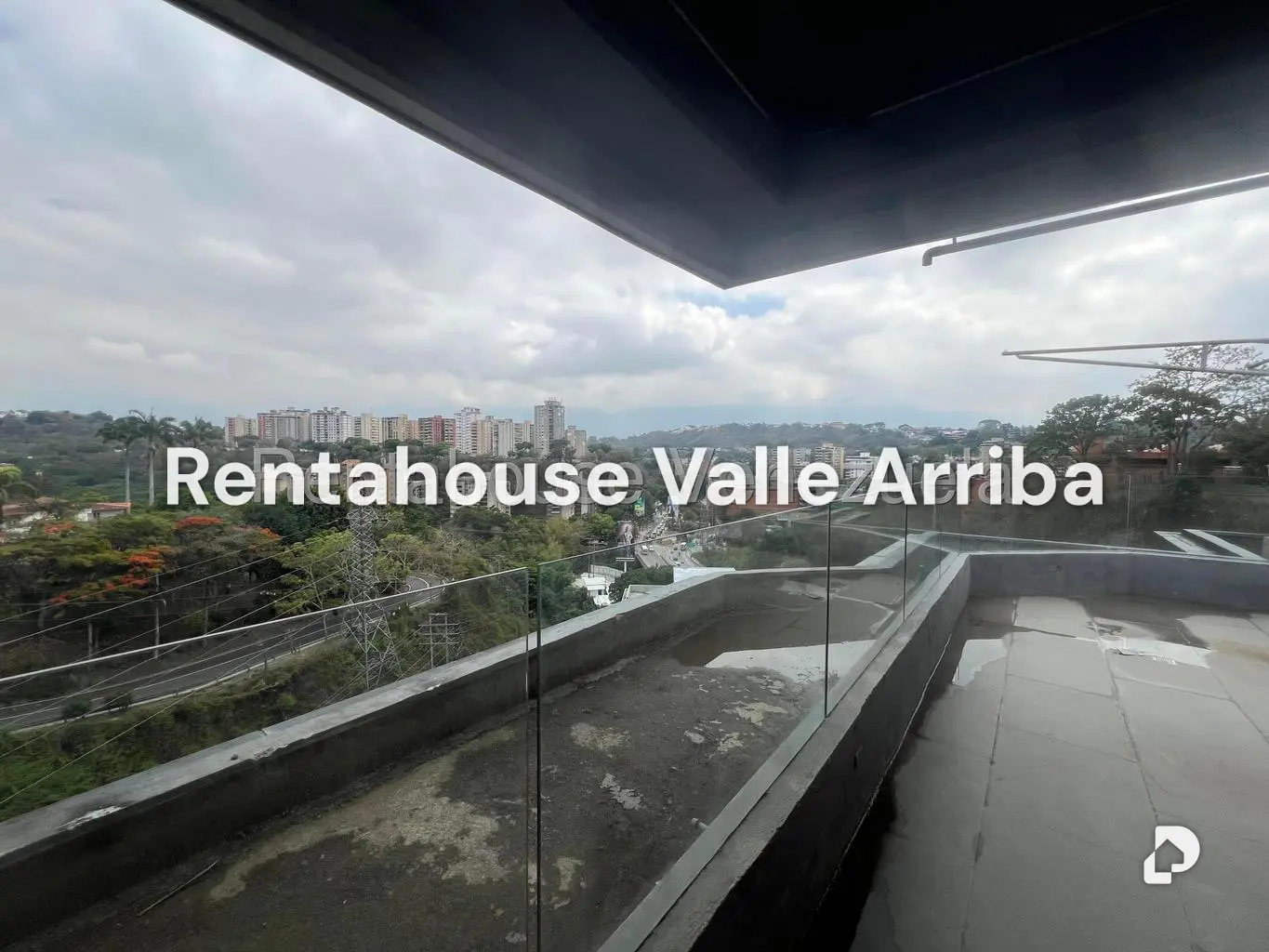 Local comercial en Cerro Verde, Caracas – 23