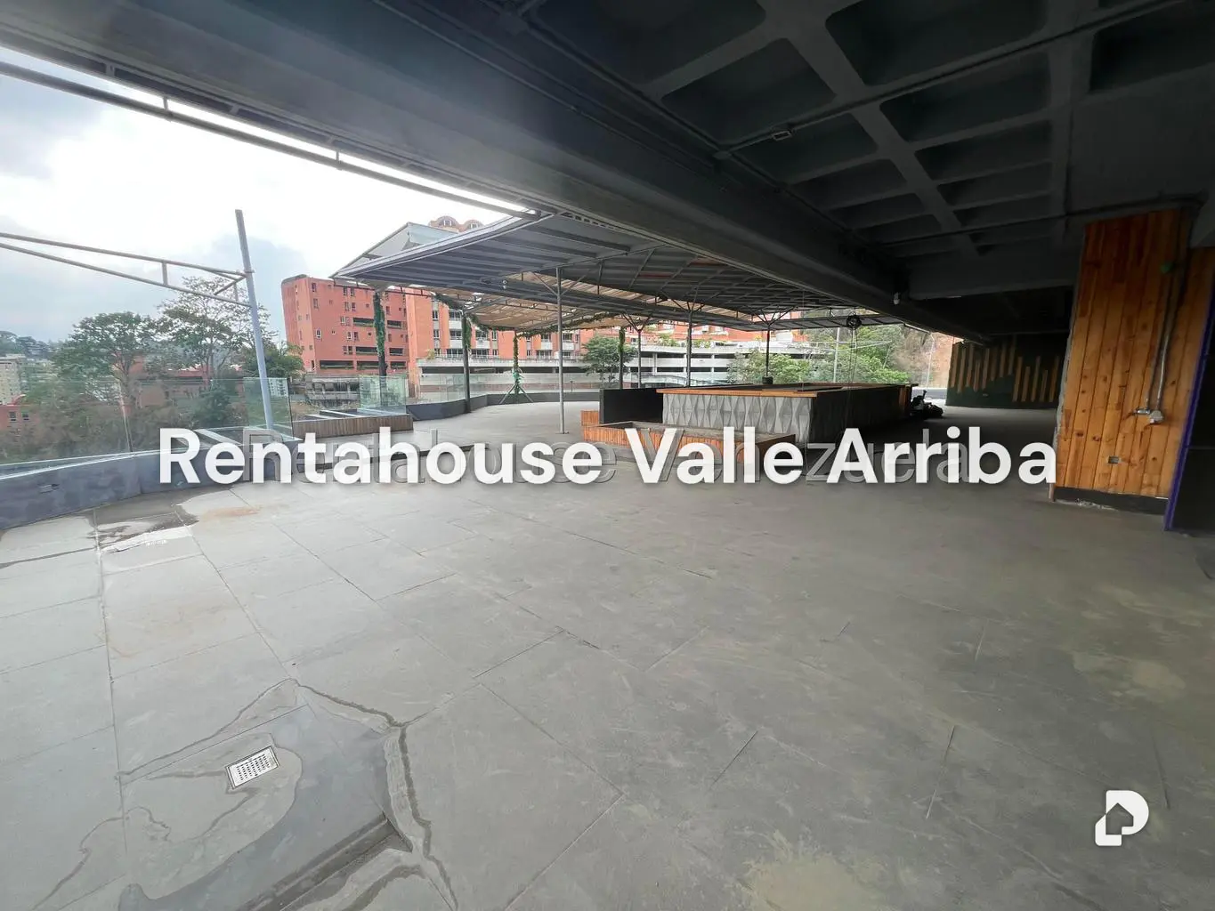 Local comercial en Cerro Verde, Caracas – 22