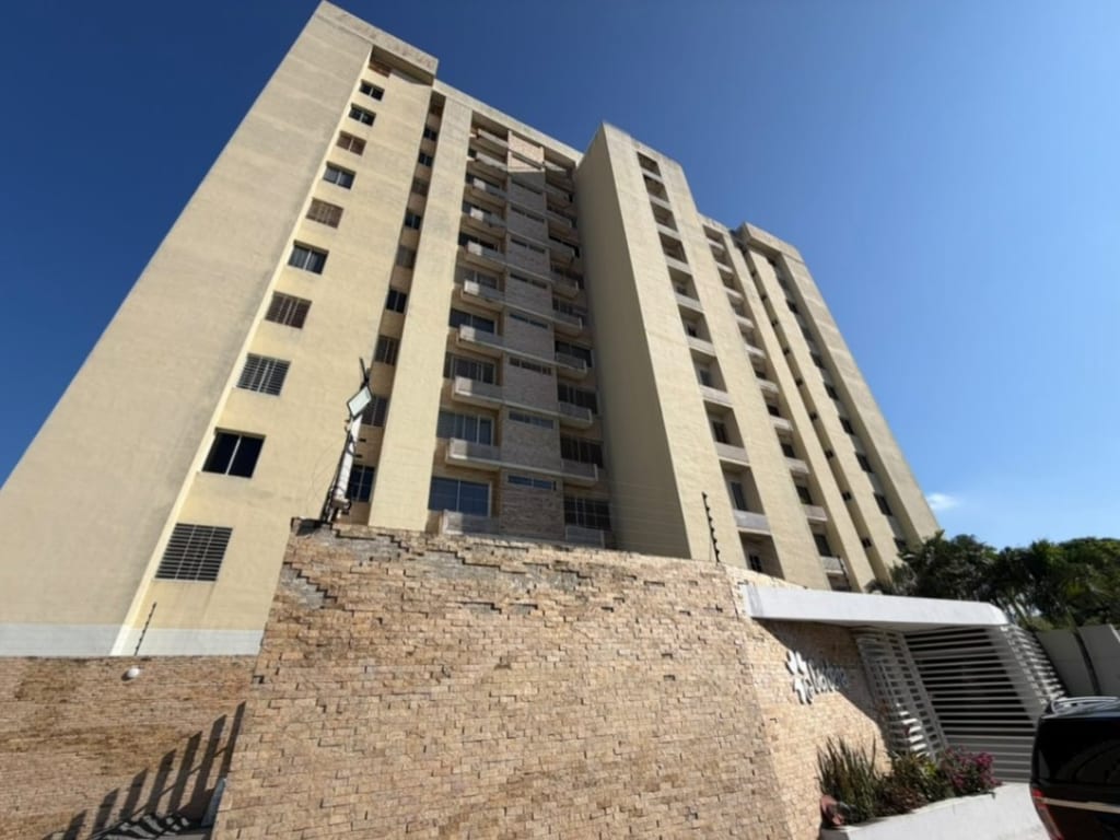 Apartamento en Av Rotaria, Barquisimeto - 1