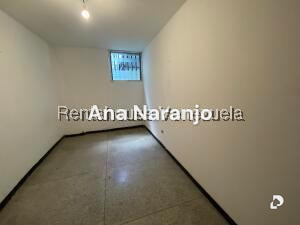 House in Prados del Este, Caracas – 25