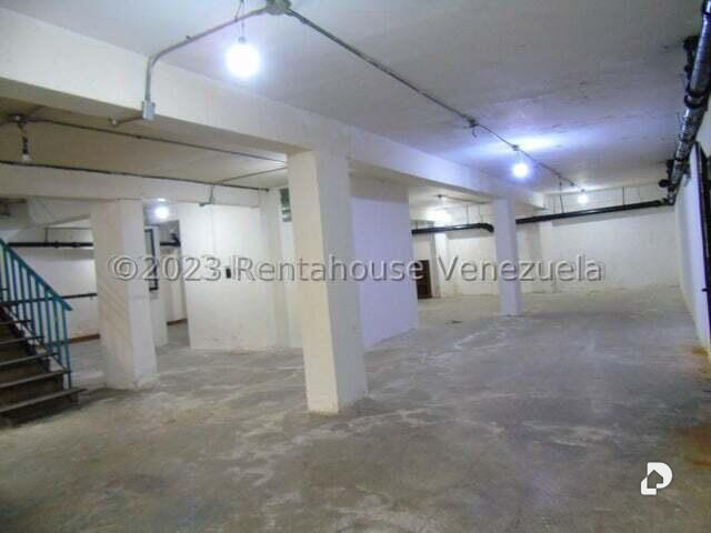 Local comercial en Parroquia La Candelaria, Caracas – 12
