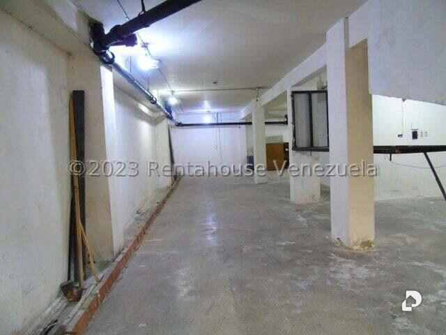 Local comercial en Parroquia La Candelaria, Caracas – 14