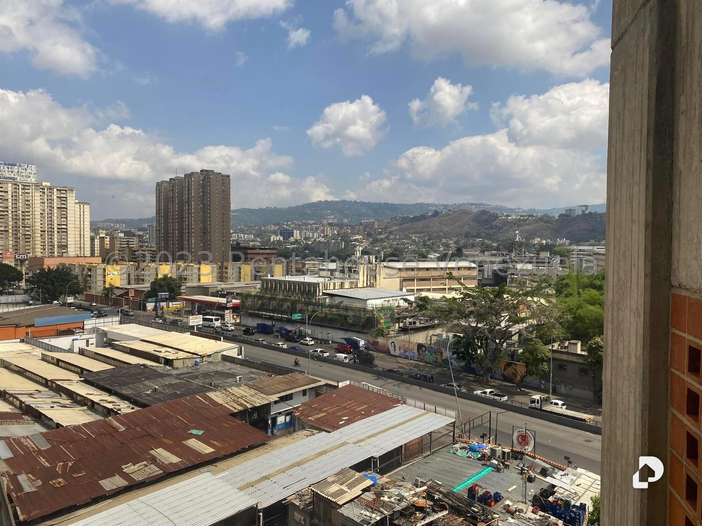 Edificio en Los Dos Caminos, Caracas – 30