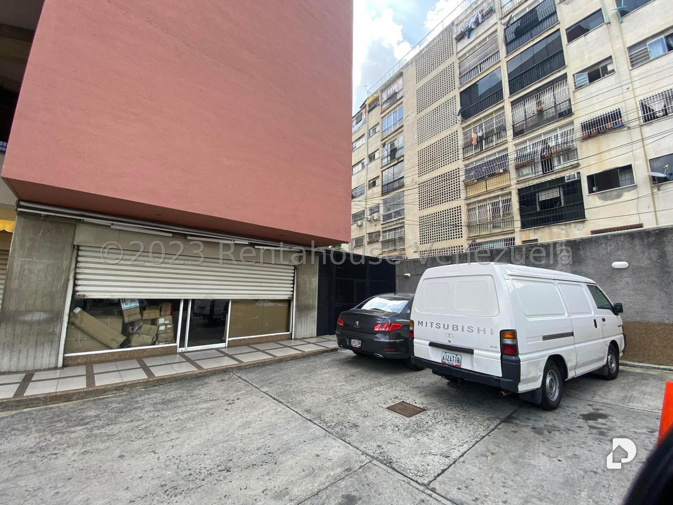 Edificio en Los Dos Caminos, Caracas – 2