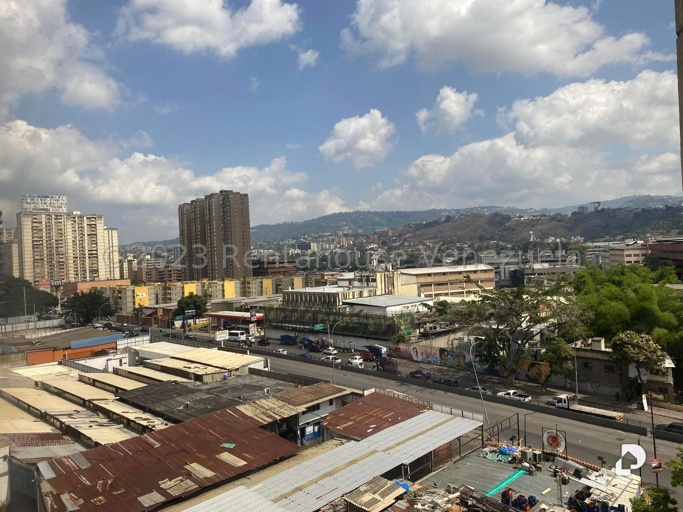 Edificio en Los Dos Caminos, Caracas – 29