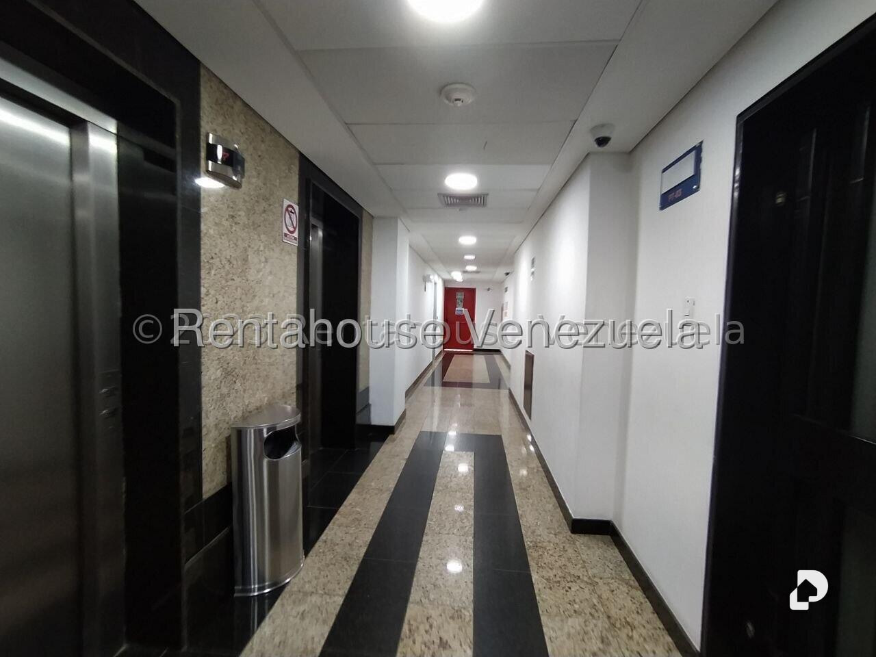 Oficina en La Lagunita Country Club, Caracas – 1