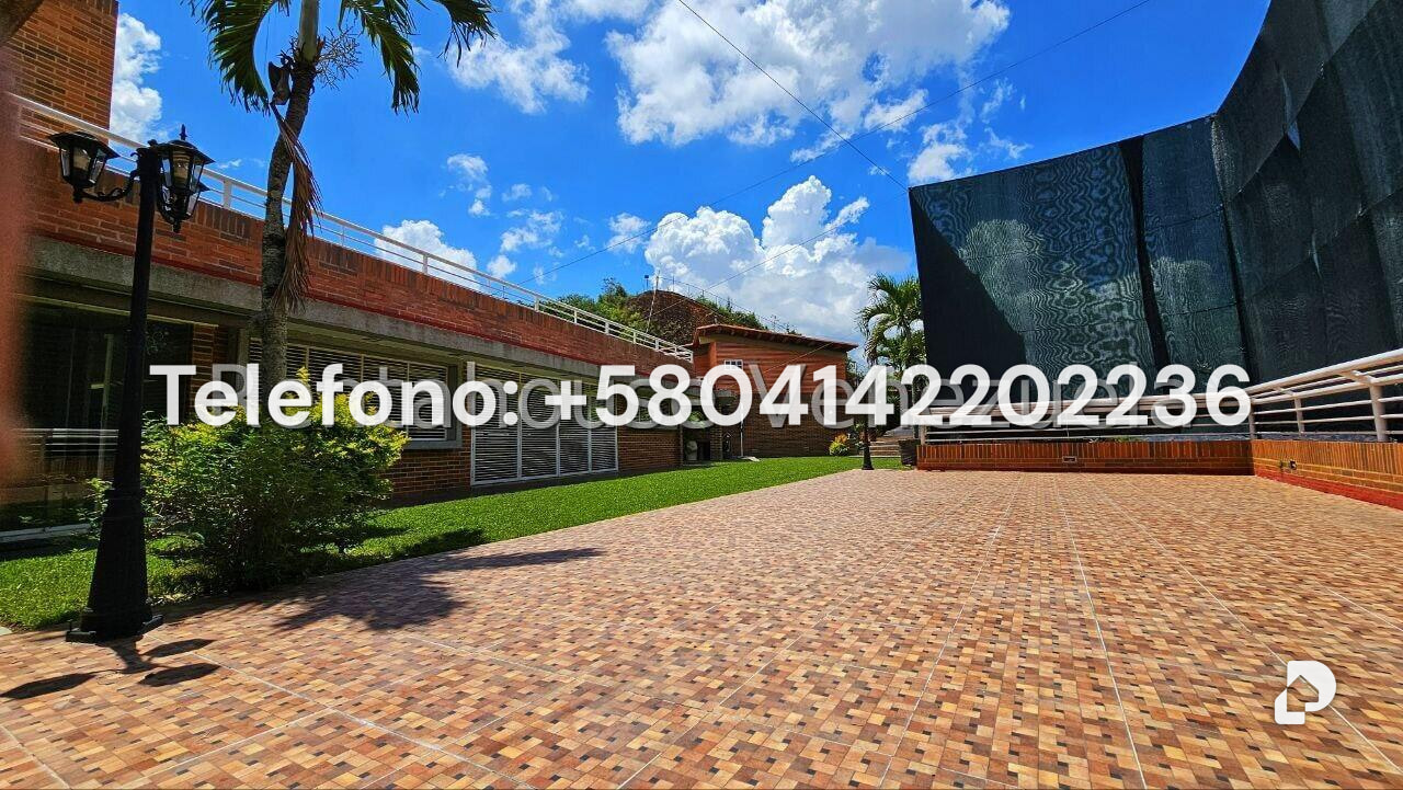 Casa en Cumbres de Curumo, Caracas – 97