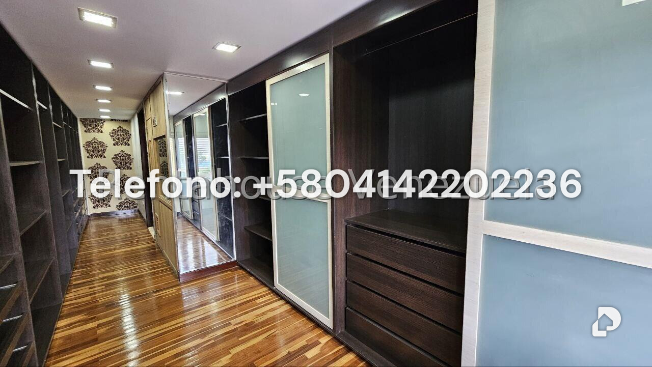 Casa en Cumbres de Curumo, Caracas – 56