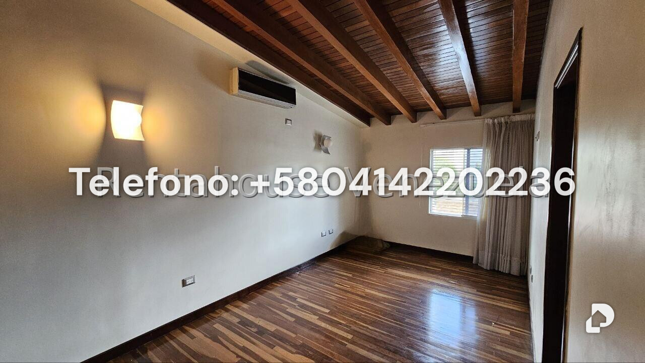 Casa en Cumbres de Curumo, Caracas – 54
