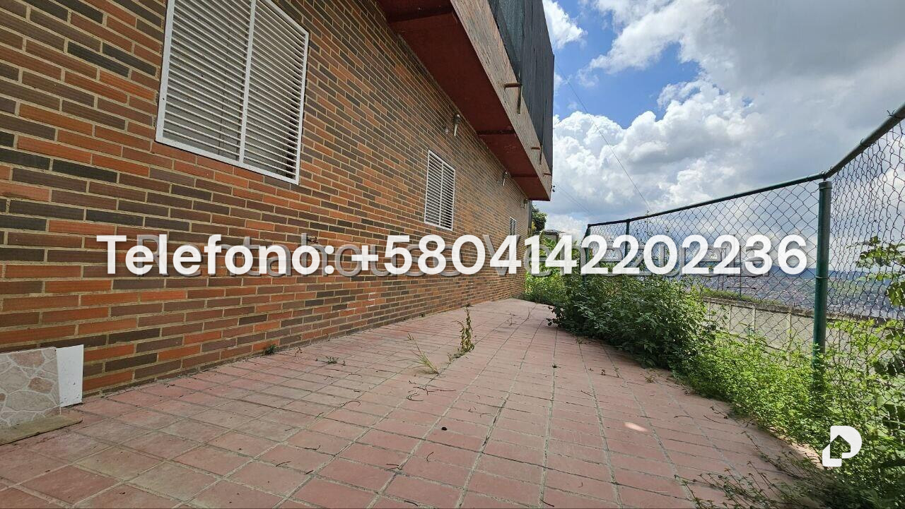 Casa en Cumbres de Curumo, Caracas – 7
