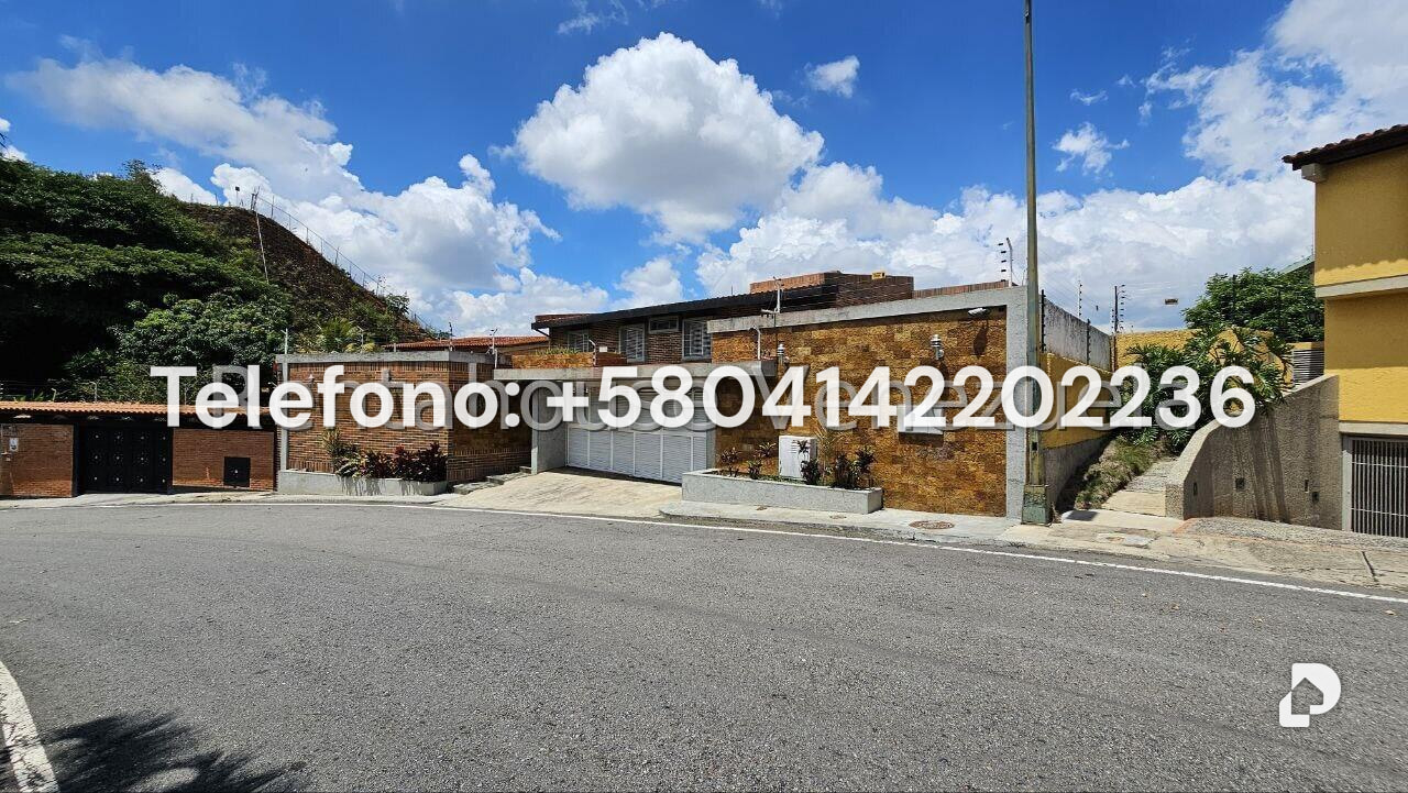 Casa en Cumbres de Curumo, Caracas – 34