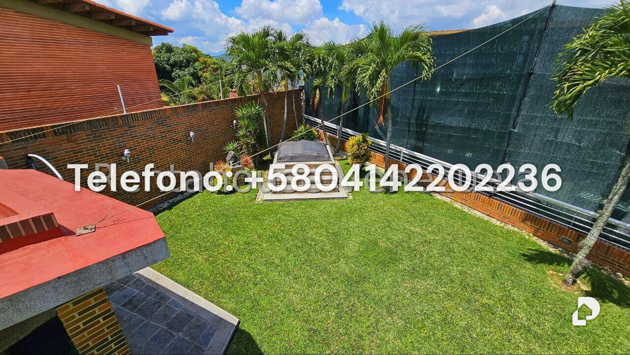 Casa en Cumbres de Curumo, Caracas – 23