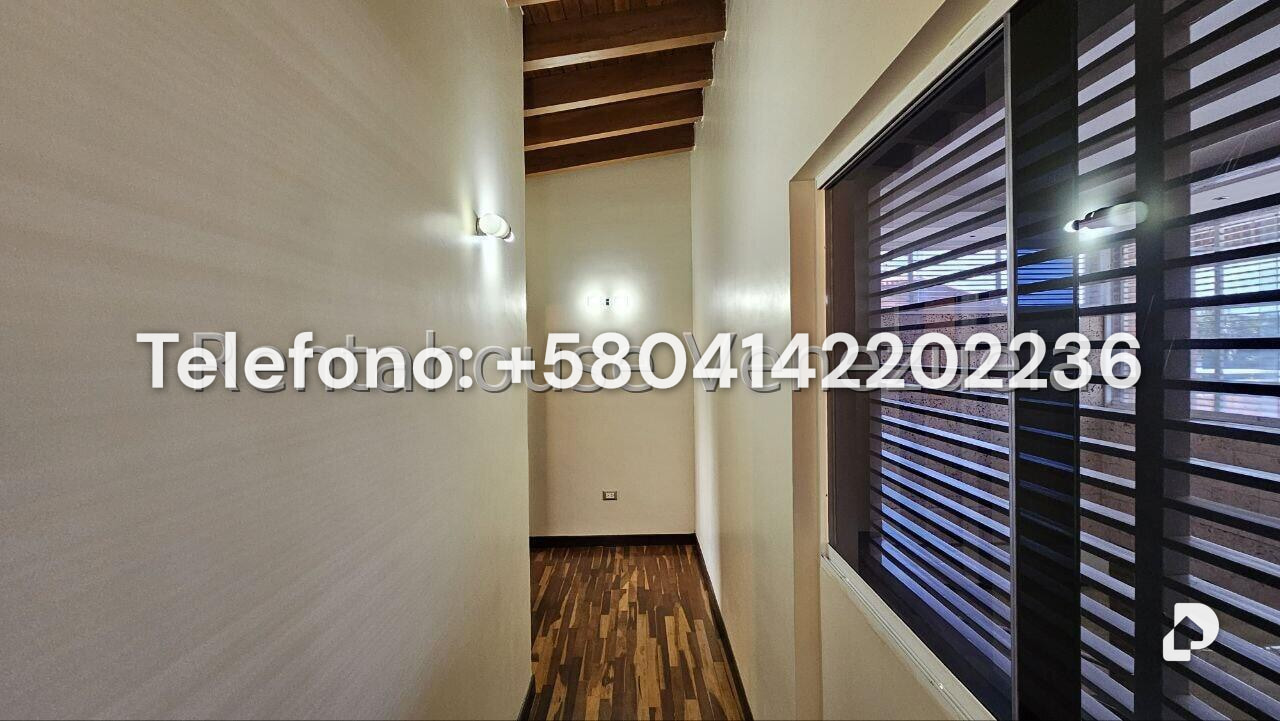 Casa en Cumbres de Curumo, Caracas – 129