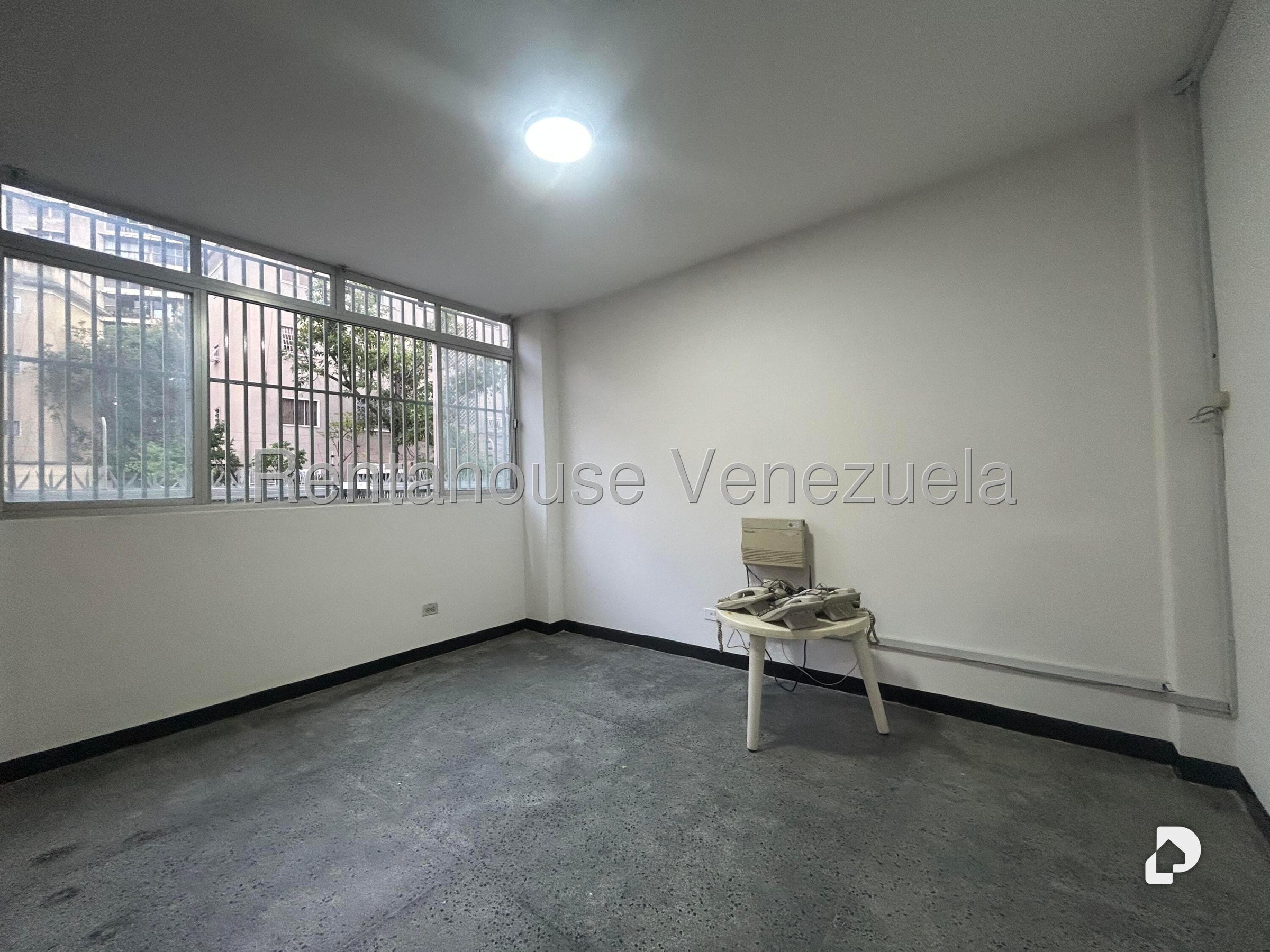 Oficina en Las Acacias, Caracas – 17