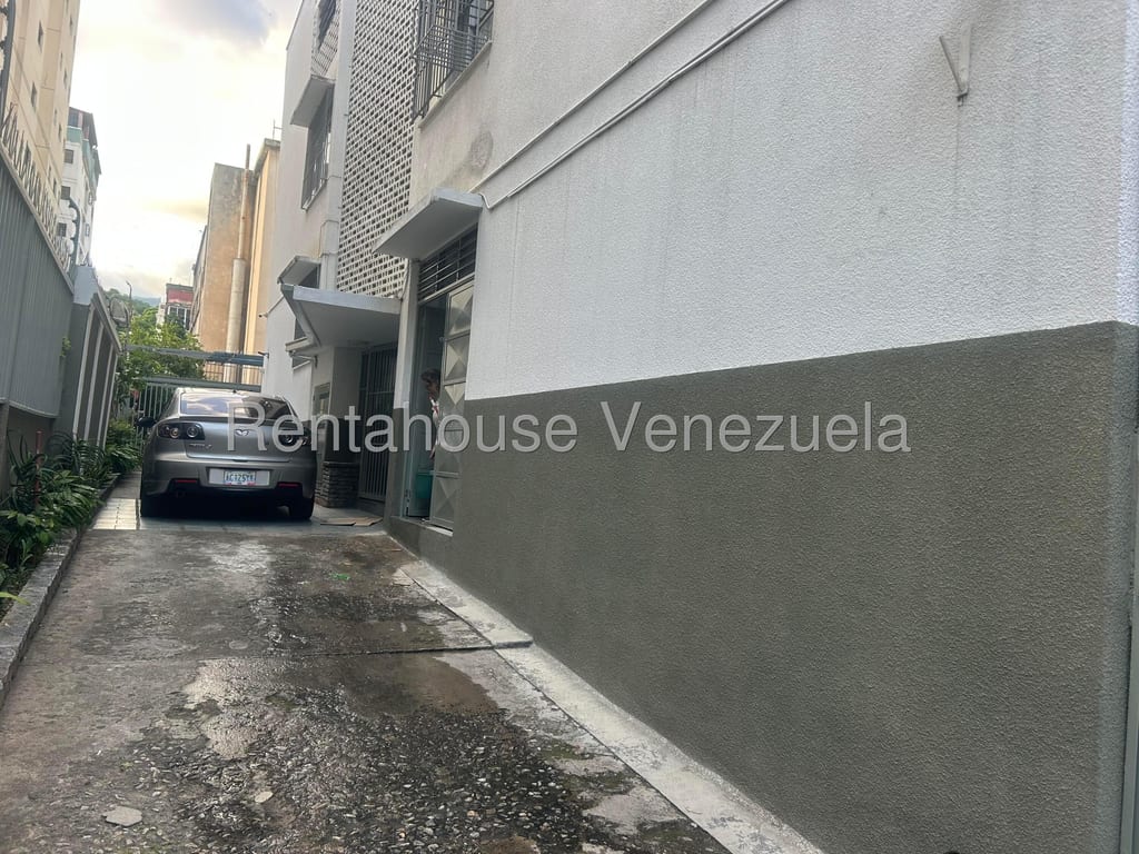 Oficina en Las Acacias, Caracas - 1