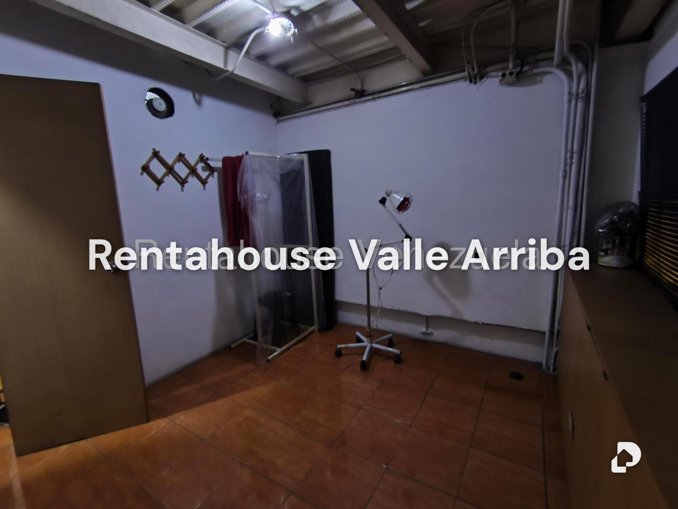 Local comercial en Parroquia Santa Rosalía, Caracas – 13