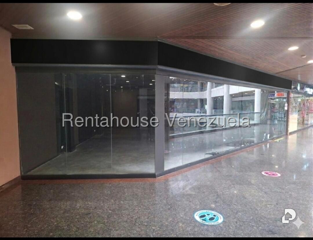 Local comercial en Santa Fe Norte, Caracas – 2