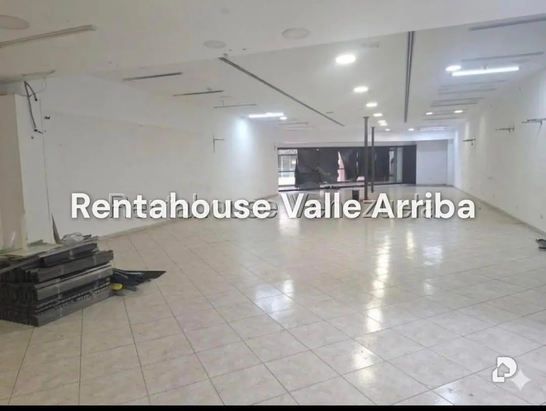 Local comercial en Santa Fe Norte, Caracas – 4