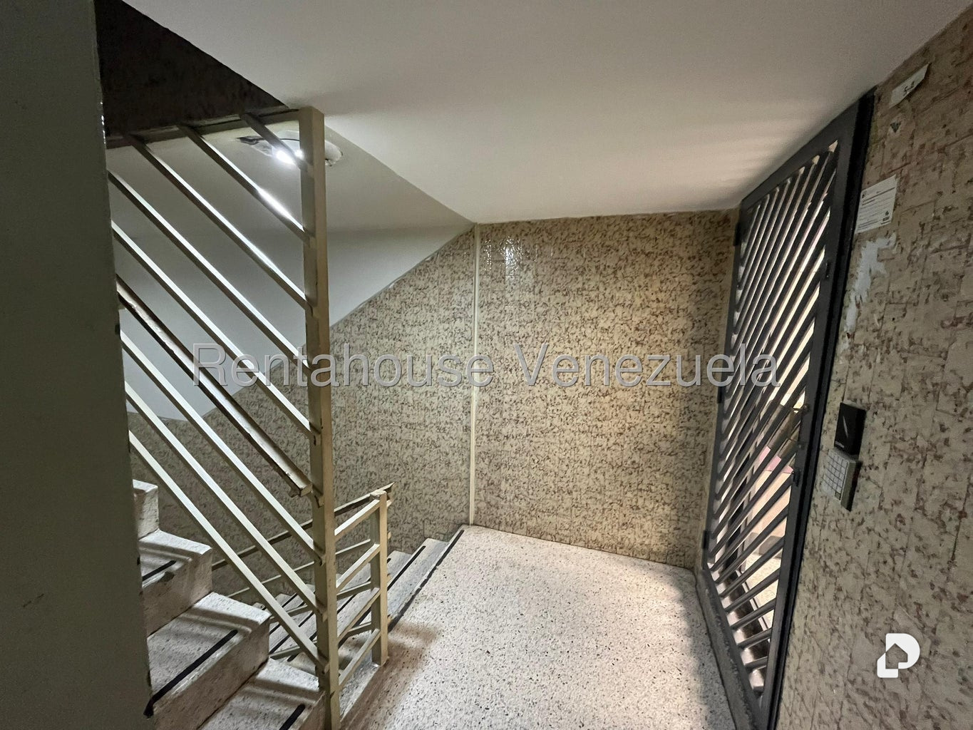 Local comercial en La Urbina, Caracas – 2