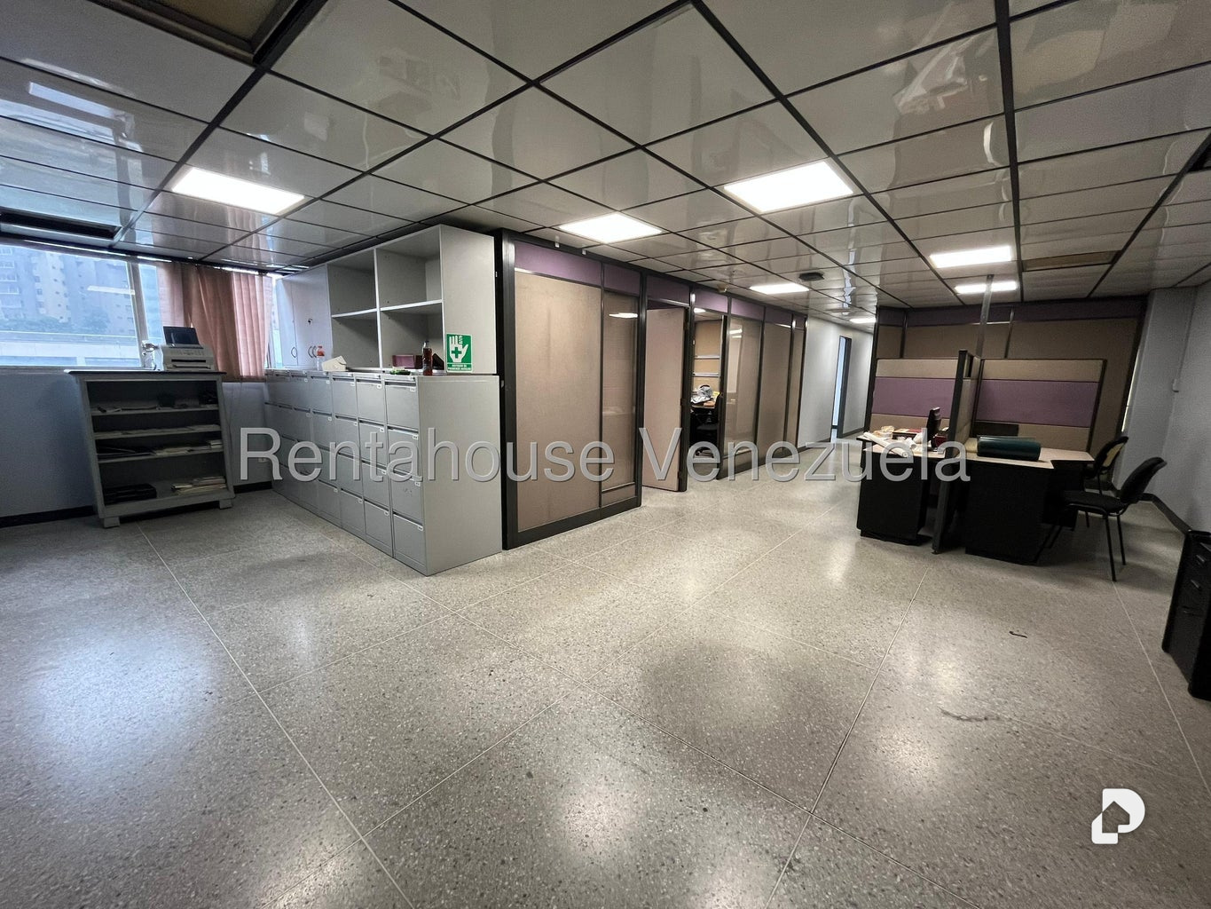 Local comercial en La Urbina, Caracas – 14