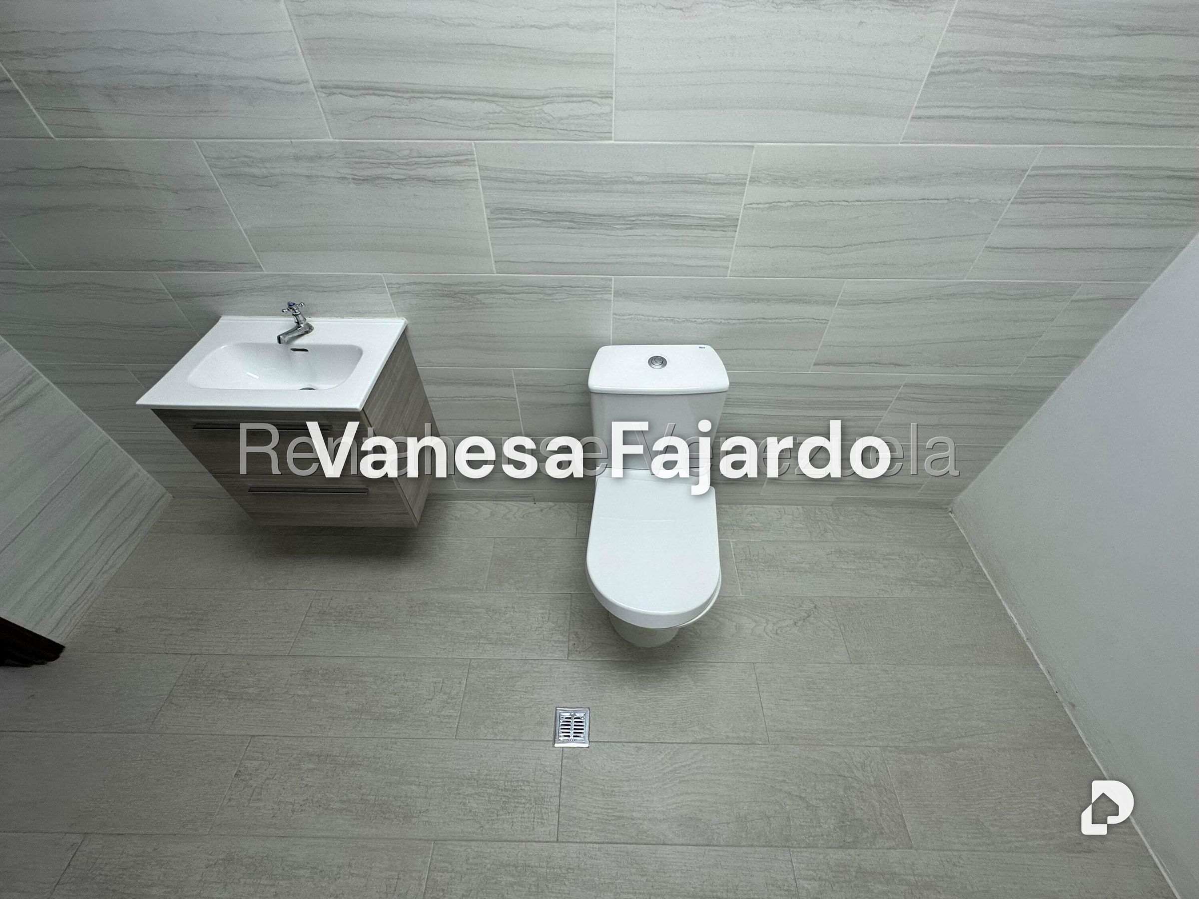 Oficina en El Rosal, Caracas – 12