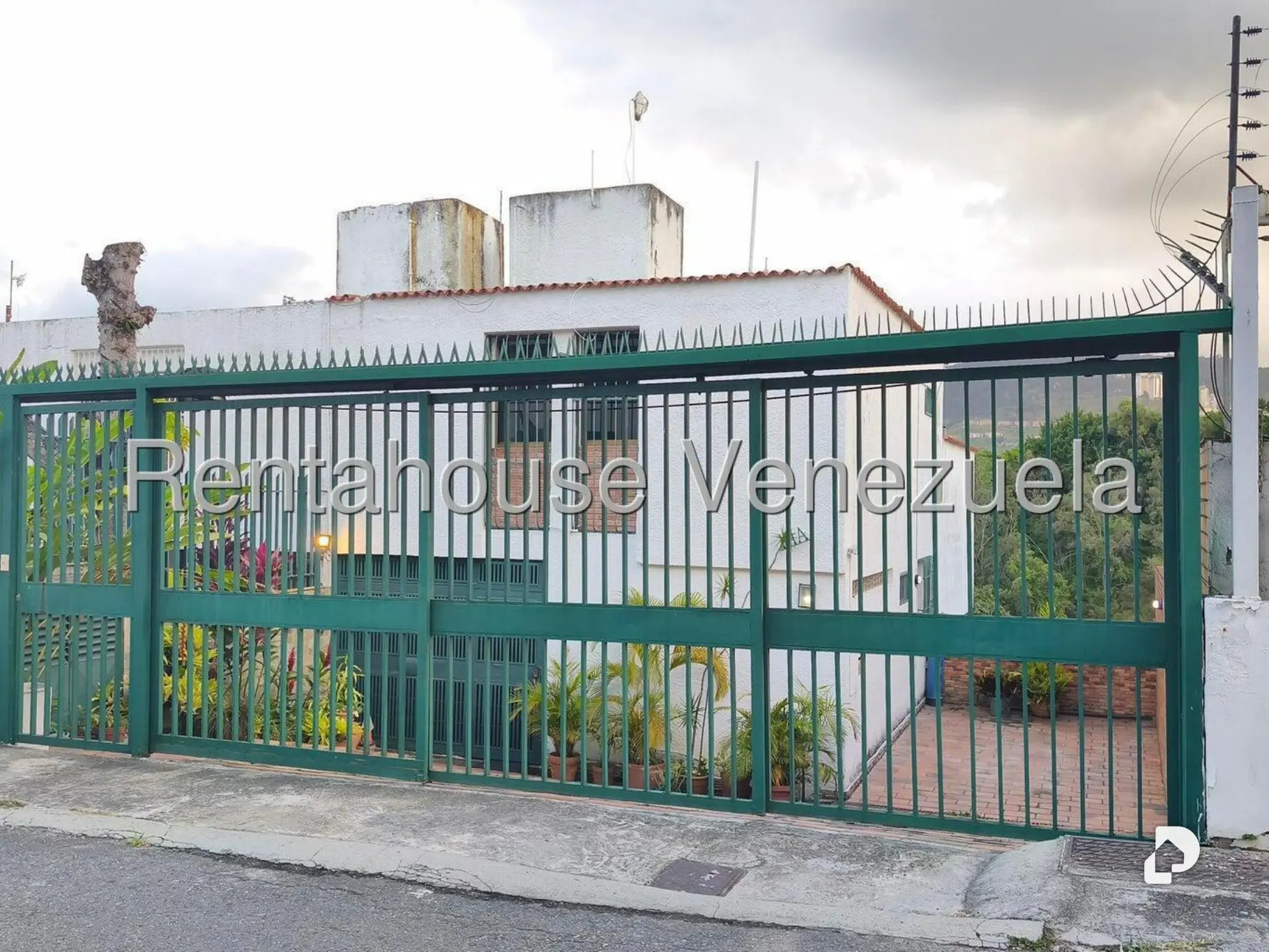 Casa en Lomas De La Trinidad, Caracas – 1