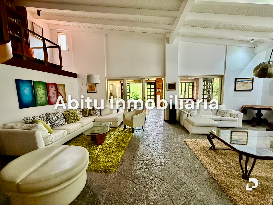 House in Cerro Verde, Caracas – 21
