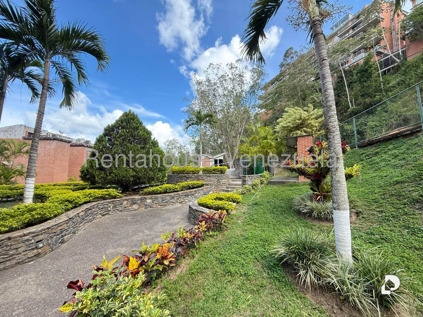 Apartamento en Lomas de La Lagunita, Caracas – 2