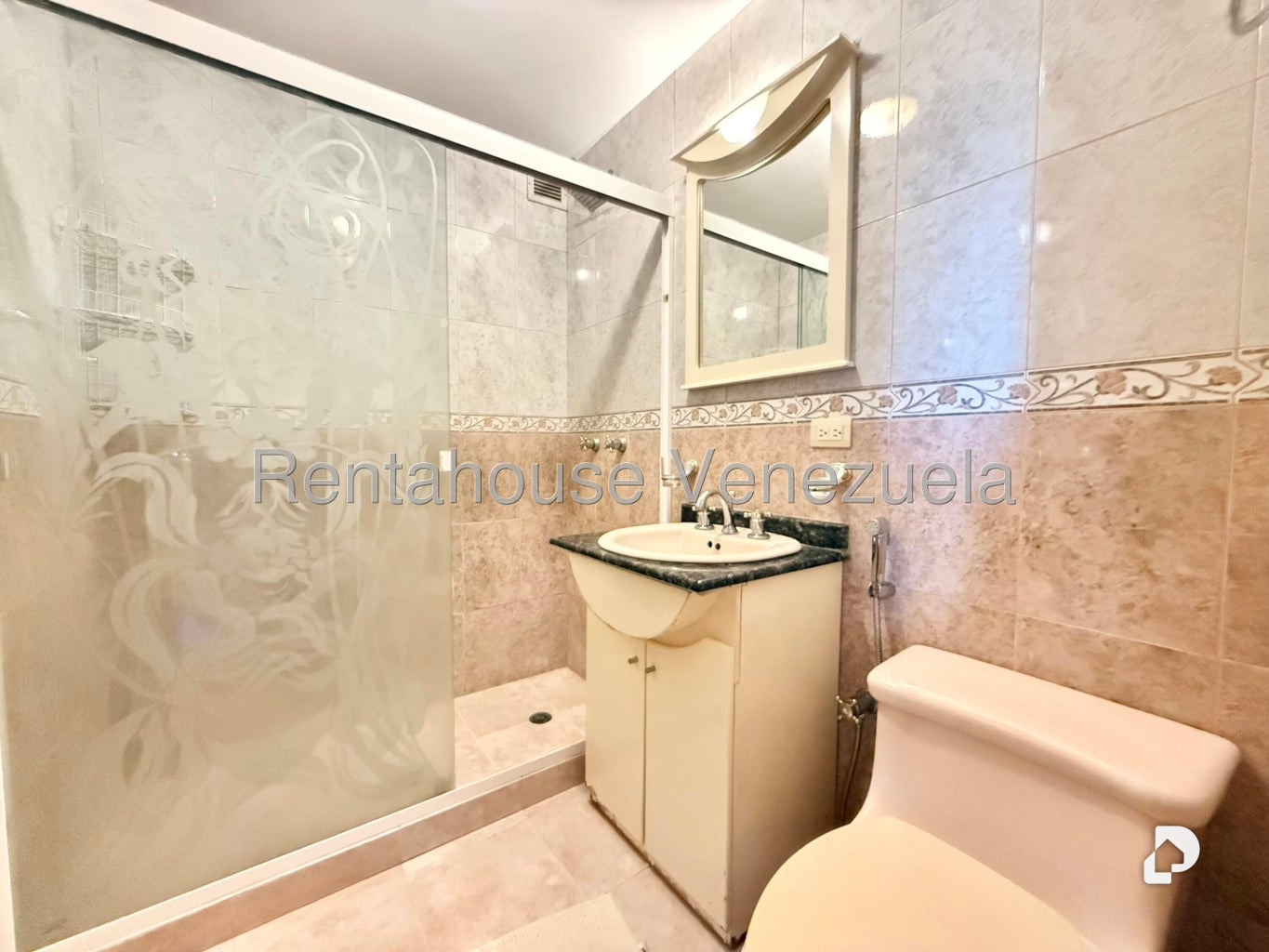 Apartamento en Lomas de La Lagunita, Caracas – 14