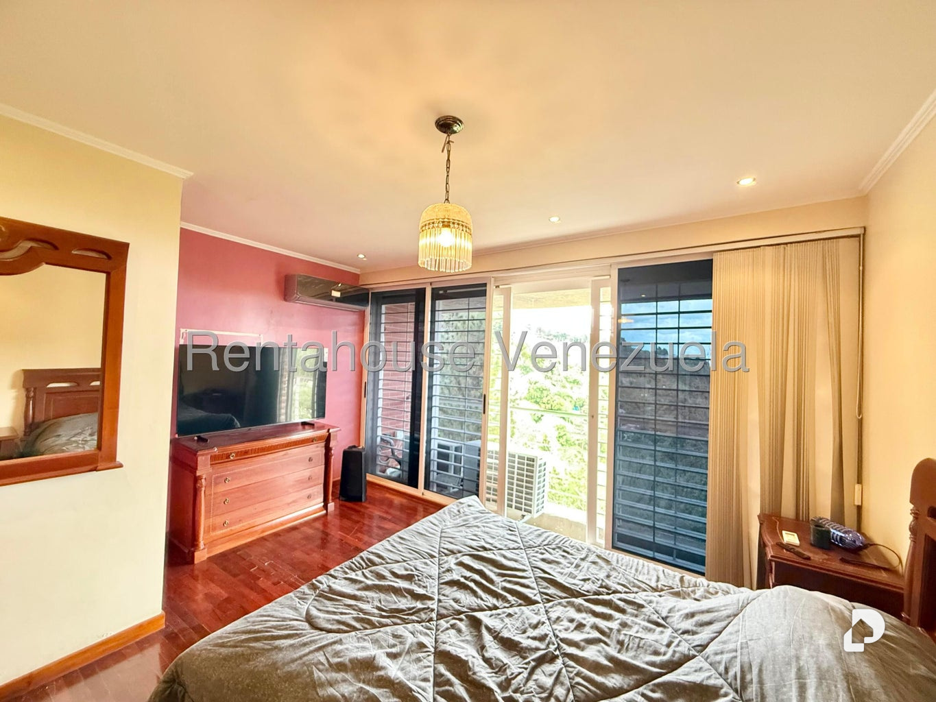 Apartamento en Lomas de La Lagunita, Caracas – 11
